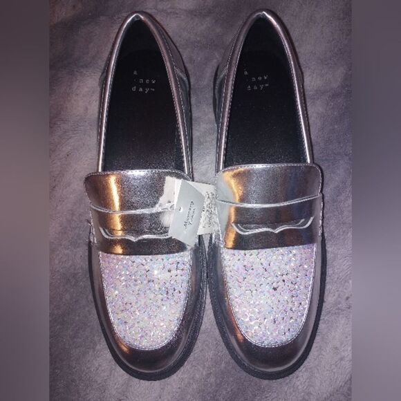 Handmade Shoes - Hand Crafted Rhinestone Embellished Silver Loafers Size 10 NWT